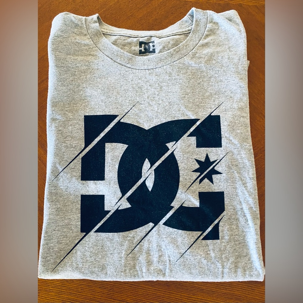 Large DC short sleeve shirt